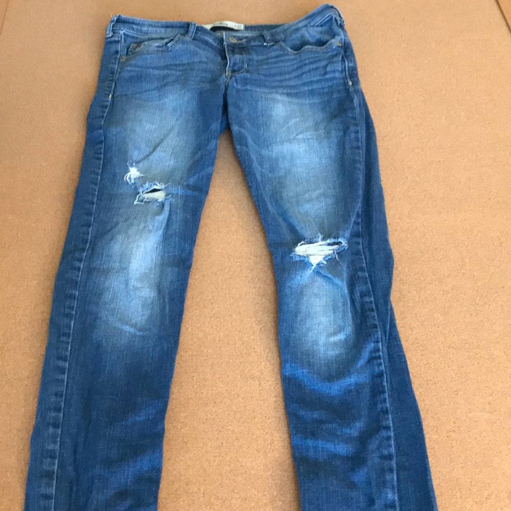 Hollister jeans super cute!